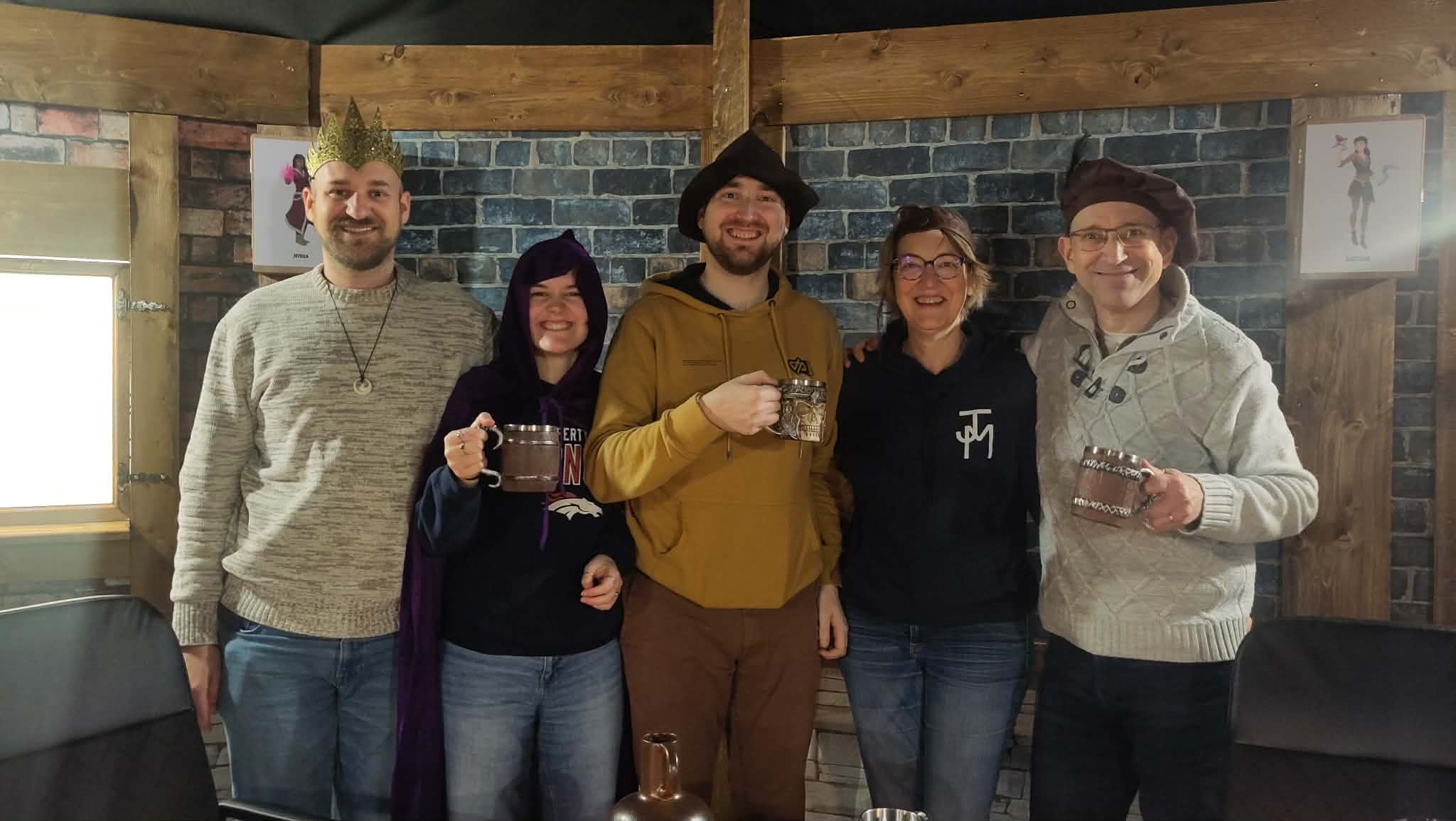 Joie et célébration d'une équipe de joueurs après avoir réussi leur mission à Tours.